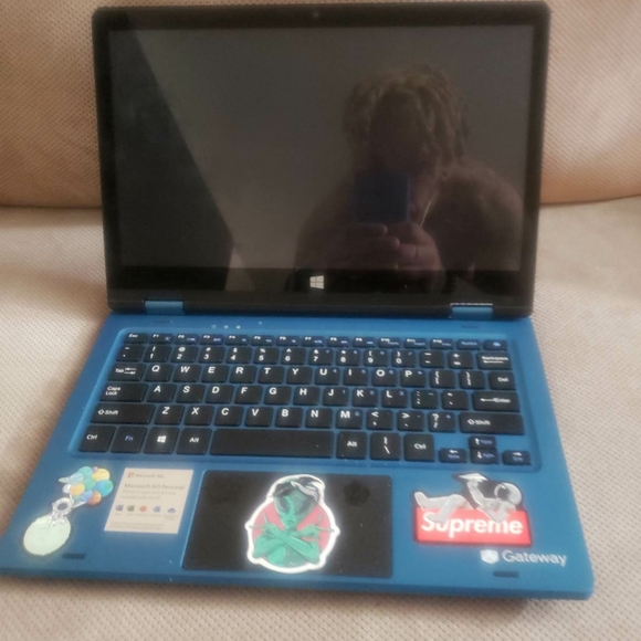 Gateway 2 in 1 laptop tablet